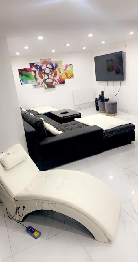 Love Room Givors Εξωτερικό φωτογραφία