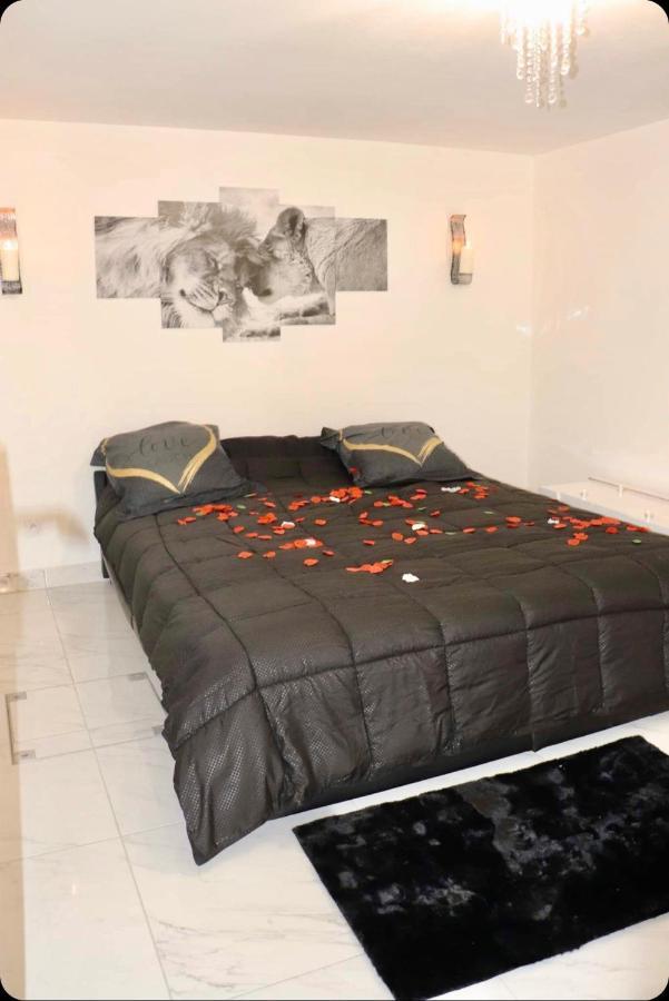 Love Room Givors Εξωτερικό φωτογραφία